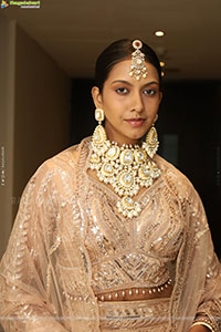 Shreya Shetty Poses with Designer Jewellery, HD Gallery