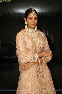 Shreya Shetty Poses with Designer Jewellery, HD Gallery