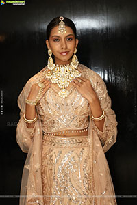 Shreya Shetty Poses with Designer Jewellery, HD Gallery