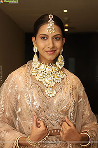 Shreya Shetty Poses with Designer Jewellery, HD Gallery