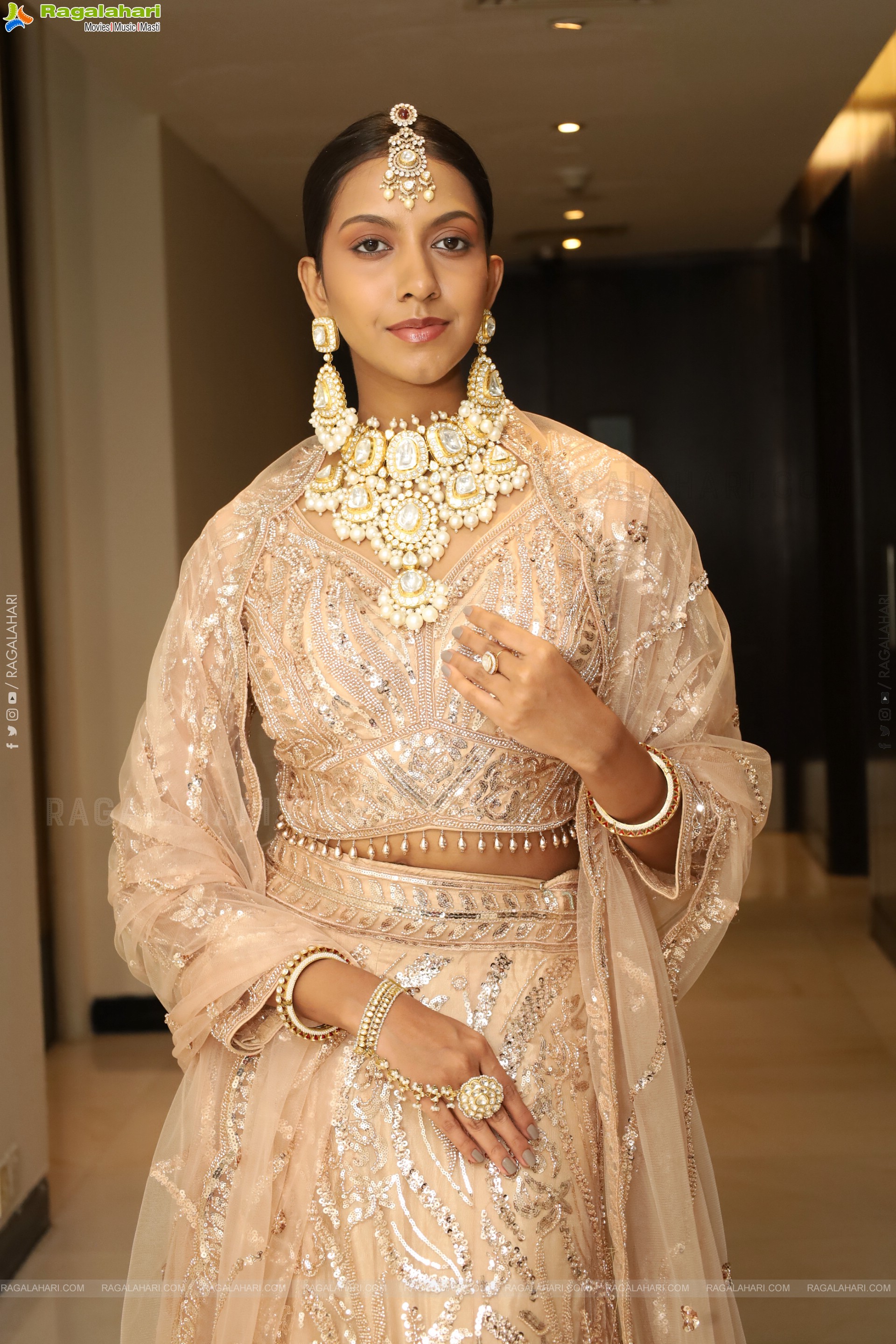 Shreya Shetty Poses with Designer Jewellery, HD Gallery
