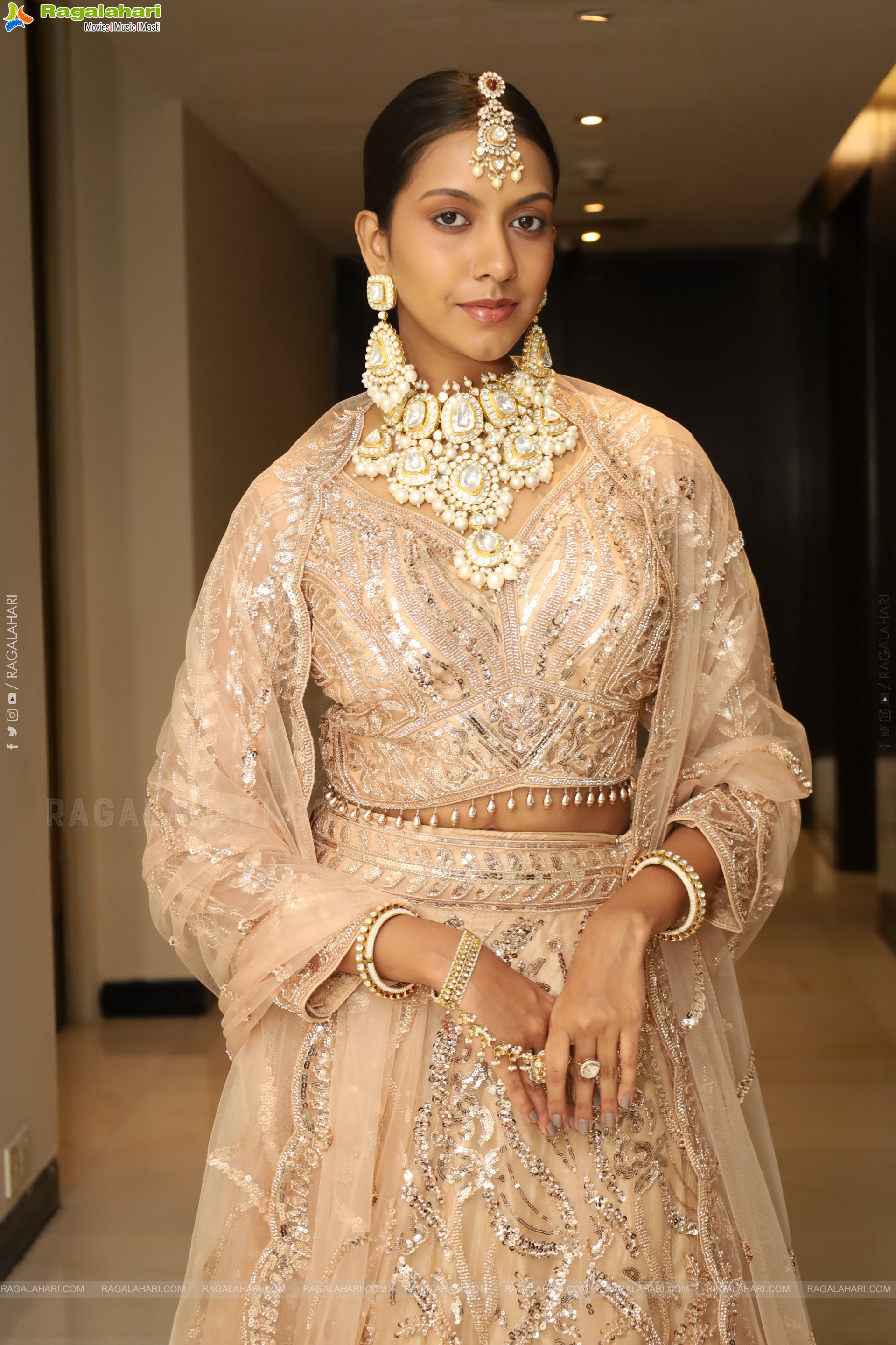 Shreya Shetty Poses with Designer Jewellery, HD Gallery