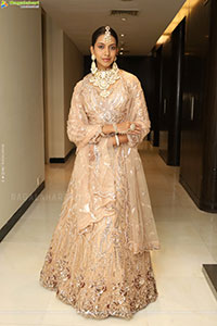 Shreya Shetty Poses with Designer Jewellery, HD Gallery