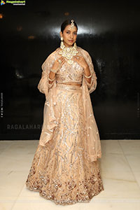 Shreya Shetty Poses with Designer Jewellery, HD Gallery