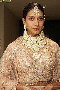 Shreya Shetty Poses with Designer Jewellery, HD Gallery