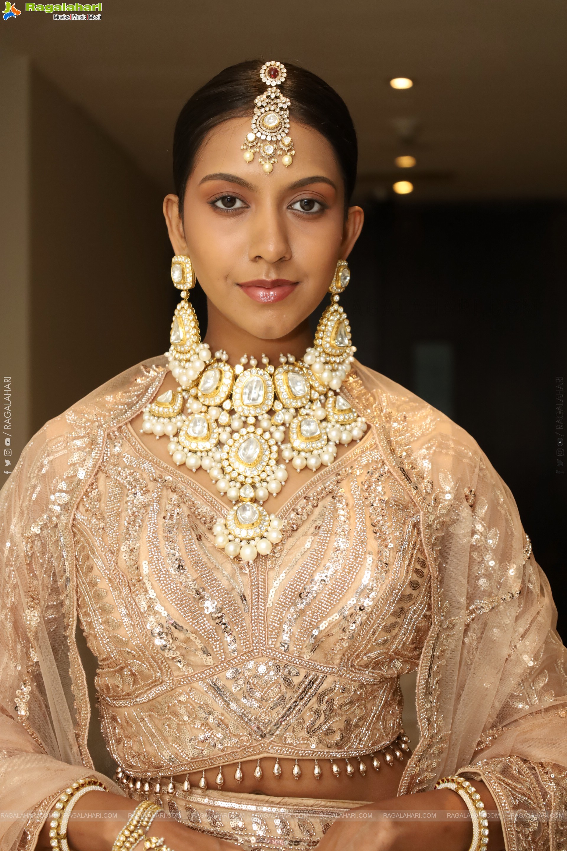 Shreya Shetty Poses with Designer Jewellery, HD Gallery