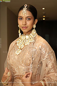 Shreya Shetty Poses with Designer Jewellery, HD Gallery