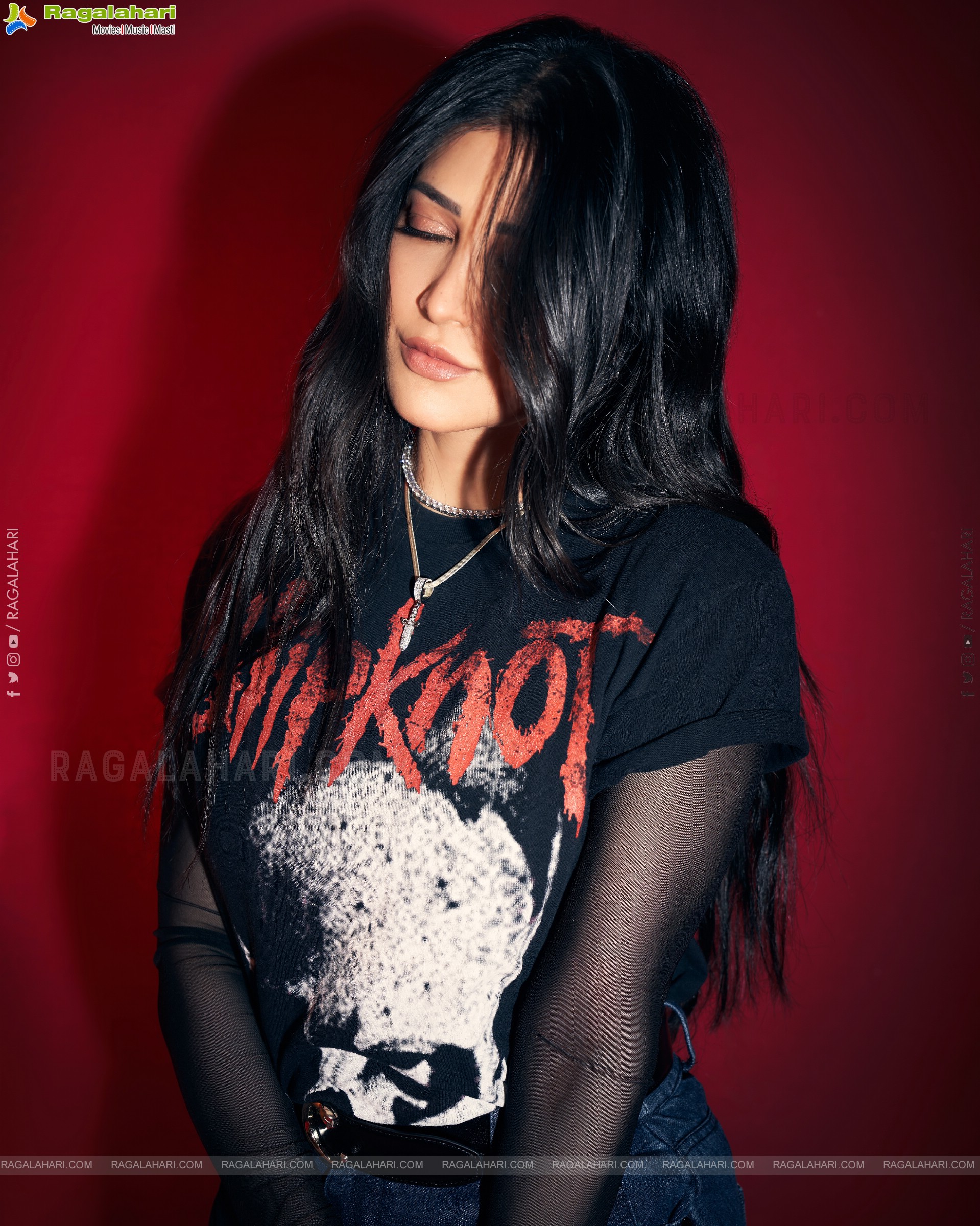 Shruti Haasan Latest HD Photoshoot Stills