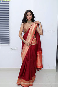 Urmila Chauhan stills in Red Saree, HD Gallery