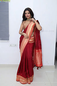 Urmila Chauhan stills in Red Saree, HD Gallery