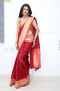 Urmila Chauhan stills in Red Saree, HD Gallery