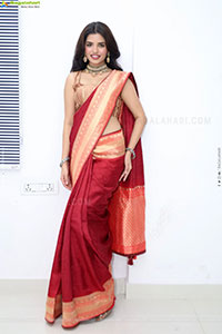 Urmila Chauhan stills in Red Saree, HD Gallery