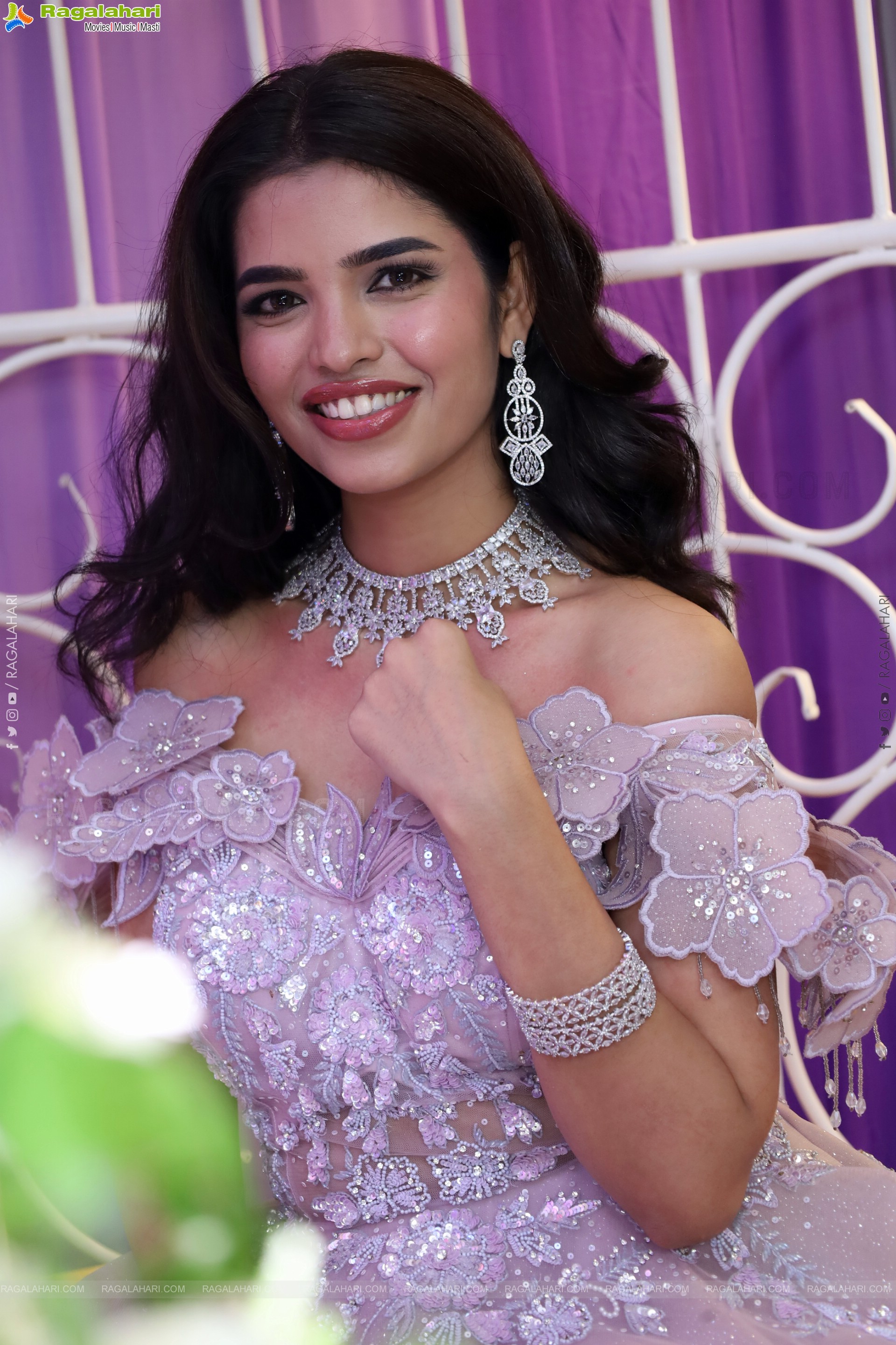 Urmila Chauhan at Hi Life Brides Launch Event, HD Gallery