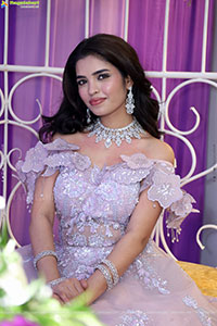 Urmila Chauhan at Hi Life Brides Launch Event
