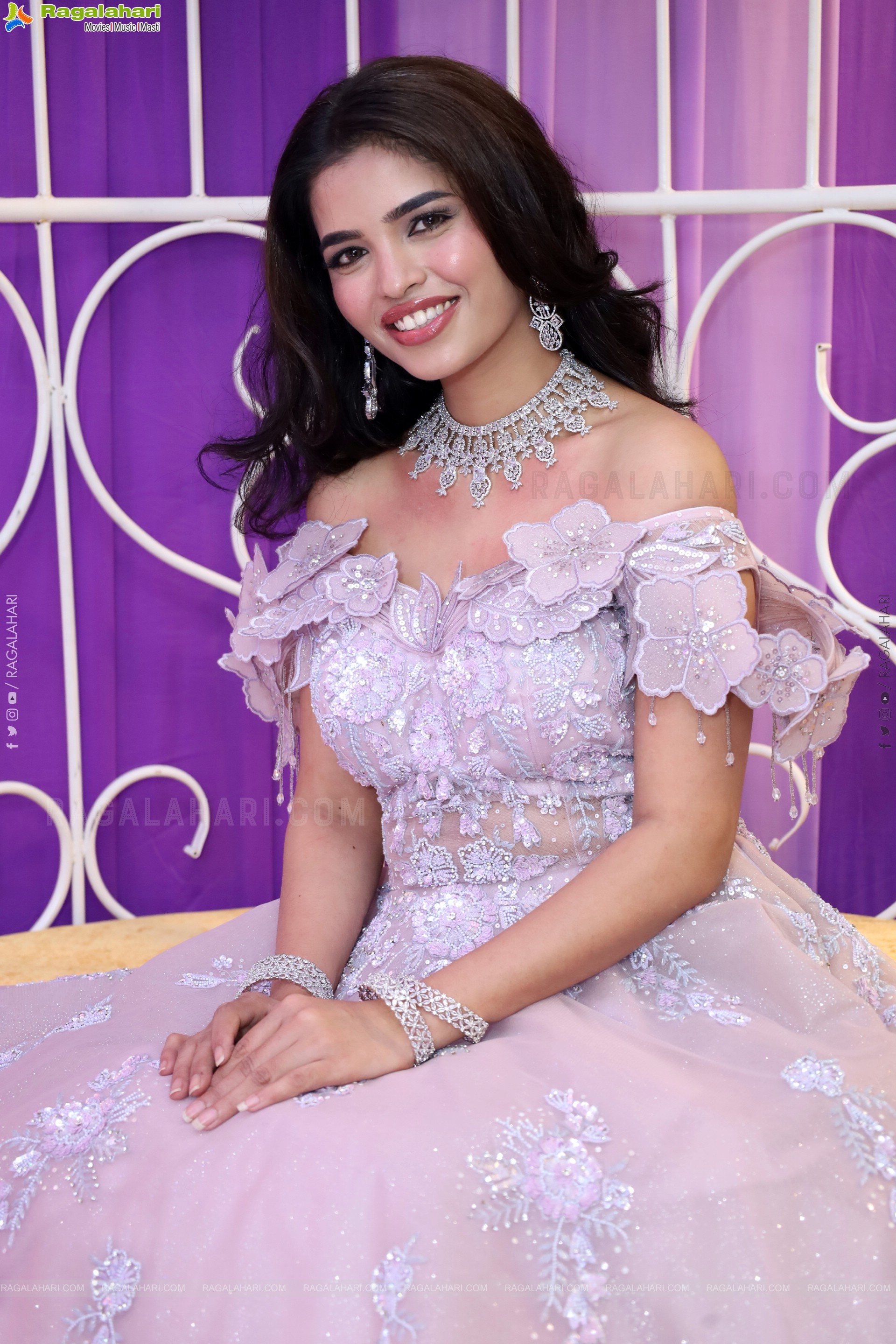 Urmila Chauhan at Hi Life Brides Launch Event, HD Gallery