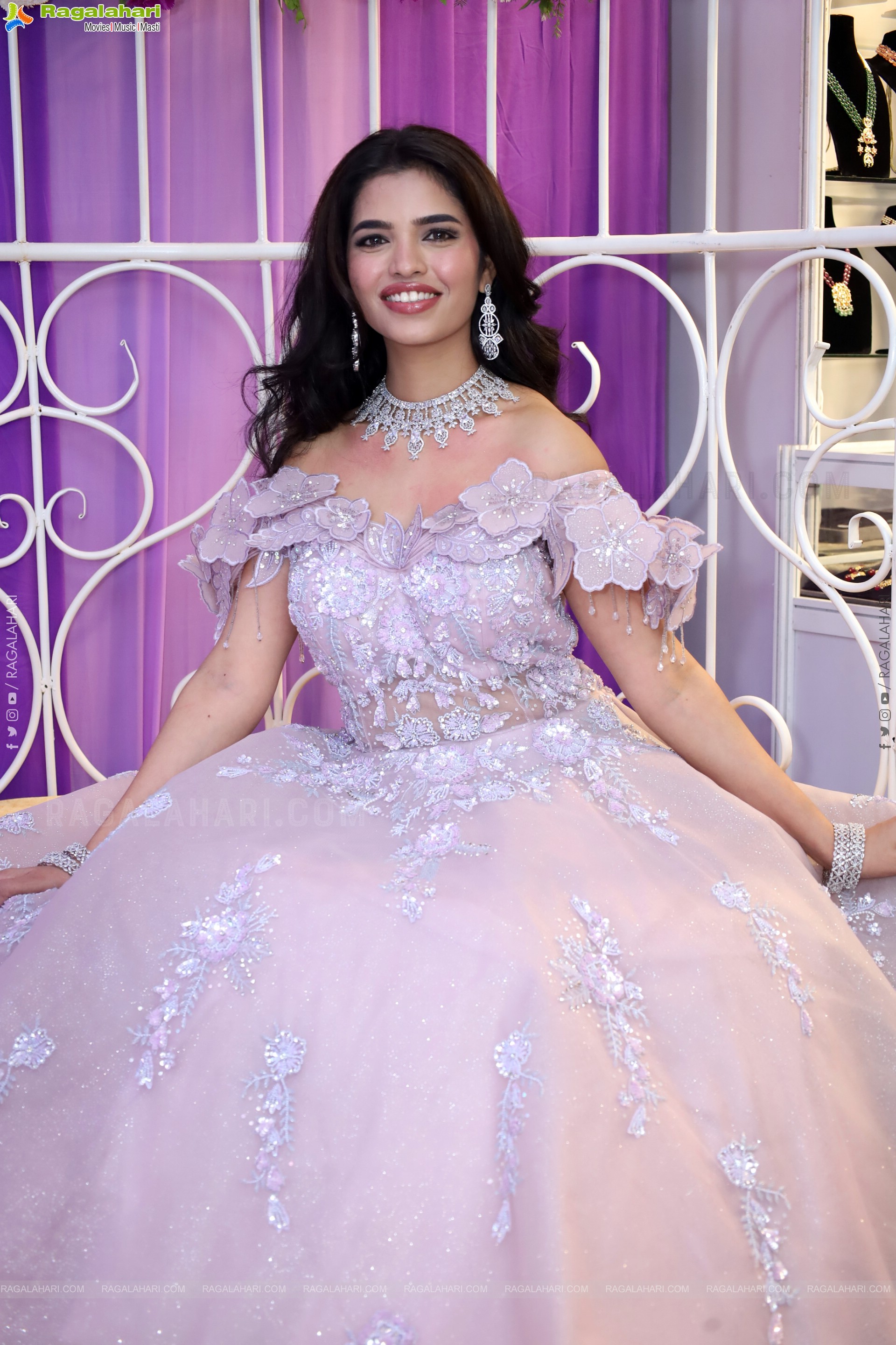 Urmila Chauhan at Hi Life Brides Launch Event, HD Gallery