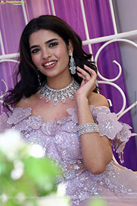 Urmila Chauhan at Hi Life Brides Launch Event