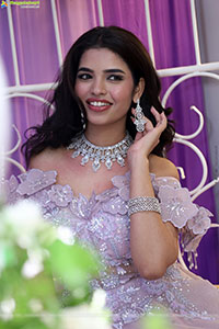 Urmila Chauhan at Hi Life Brides Launch Event