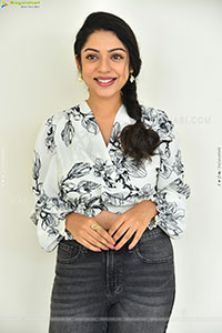 Varsha Bollamma at Thammudu Movie Interview, HD Gallery