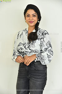 Varsha Bollamma at Thammudu Movie Interview, HD Gallery