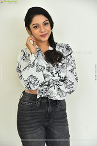 Varsha Bollamma at Thammudu Movie Interview, HD Gallery