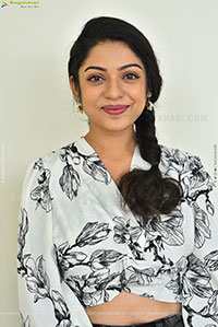 Varsha Bollamma at Thammudu Movie Interview, HD Gallery