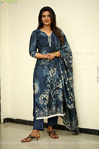 Aishwarya Rajesh at Oh Sukumari Movie Interview, HD Gallery