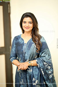 Aishwarya Rajesh at Oh Sukumari Movie Interview, HD Gallery