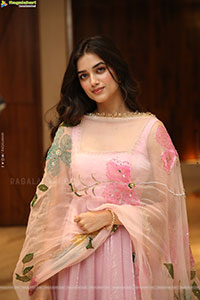 Bhagyashri Borse at Lenin Movie Press Meet