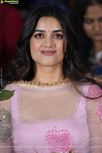 Bhagyashri Borse at Lenin Movie Press Meet