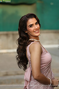 Kavya Thapar at Nenu Ready Movie Song Launch Event