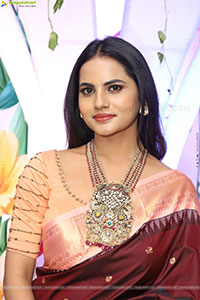Priyanka Chowdary stills in Maroon Saree
