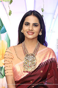 Priyanka Chowdary stills in Maroon Saree