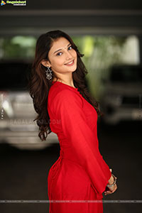 Ritika Nayak at Korean Kanakaraju Movie Interview