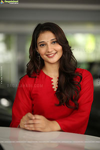 Ritika Nayak at Korean Kanakaraju Movie Interview