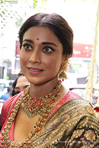 Shriya Saran at Mandira Jewellery Showroom Launch