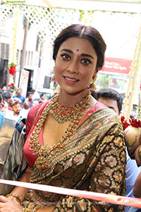 Shriya Saran at Mandira Jewellery Showroom Launch