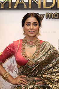 Shriya Saran at Mandira Jewellery Showroom Launch
