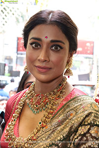 Shriya Saran at Mandira Jewellery Showroom Launch