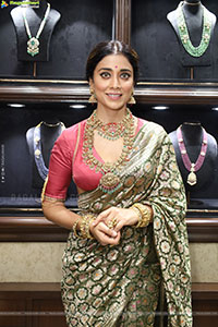 Shriya Saran at Mandira Jewellery Showroom Launch