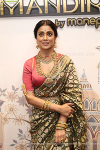 Shriya Saran at Mandira Jewellery Showroom Launch