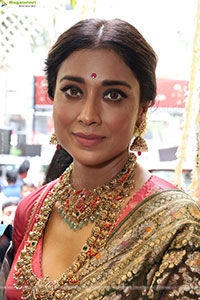 Shriya Saran at Mandira Jewellery Showroom Launch