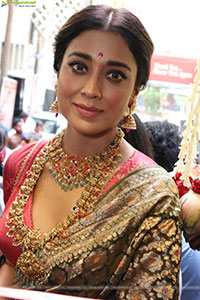 Shriya Saran at Mandira Jewellery Showroom Launch