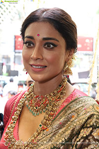 Shriya Saran at Mandira Jewellery Showroom Launch