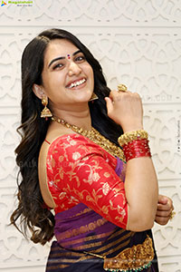 Sravanthi Chokarapu at Mandira Showroom Launch, HD Gallery 