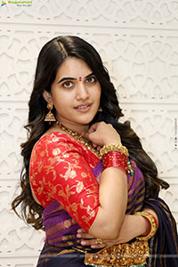 Sravanthi Chokarapu at Mandira Showroom Launch, HD Gallery 