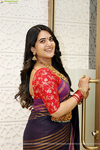 Sravanthi Chokarapu at Mandira Showroom Launch, HD Gallery 