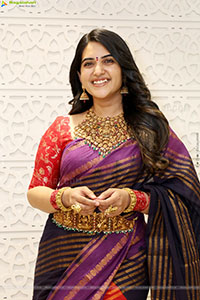 Sravanthi Chokarapu at Mandira Showroom Launch, HD Gallery 