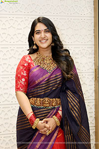 Sravanthi Chokarapu at Mandira Showroom Launch, HD Gallery 