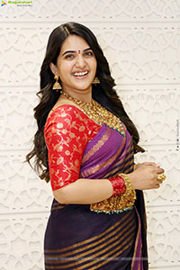 Sravanthi Chokarapu at Mandira Showroom Launch, HD Gallery 